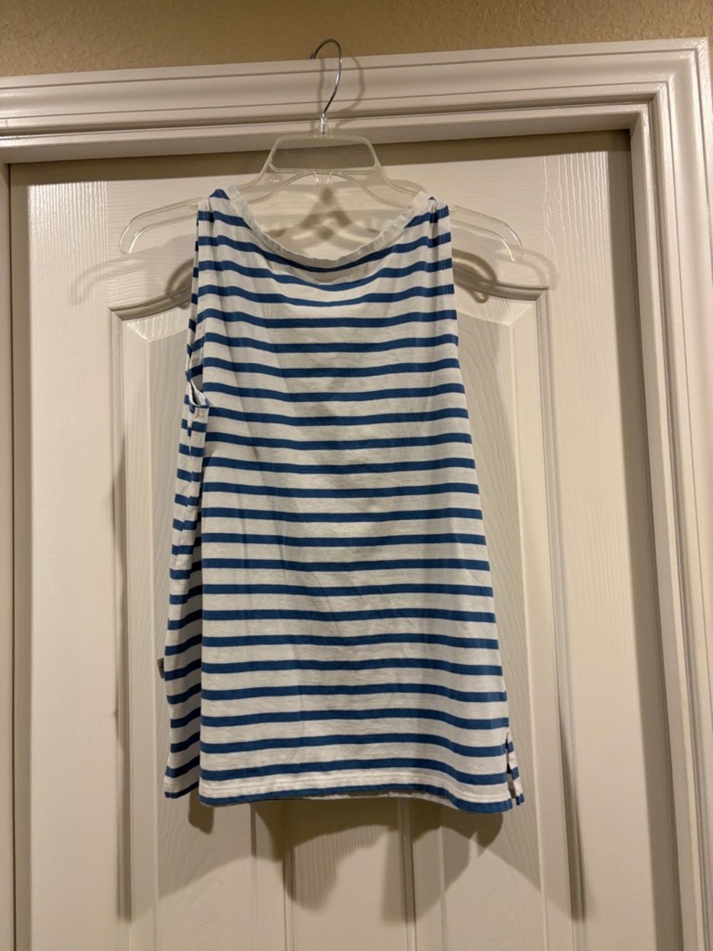 Eddie Bauer White and Blue Striped V-Neck Tank size L - Picture 5 of 6